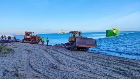 Kolejna plaża w Sopocie będzie poszerzona. Wrócą czarne rury?