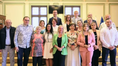 Znamy wyniki wyborów do rad dzielnic. Frekwencja rekordowo niska