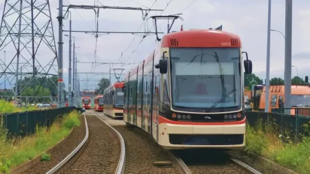 Wszystkich Świętych w Gdańsku: zmiany w organizacji ruchu, dodatkowe kursy autobusów i tramwajów