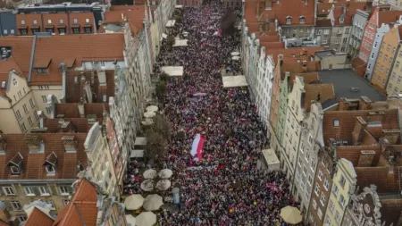Parada Niepodległości przeszła przez Gdańsk. Zobacz, jak świętowali mieszkańcy