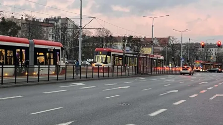 Tramwaj potracił dziecko koło Bramy Wyżynnej. Utrudnienia dla pasażerów