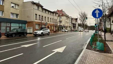 Utrudnienia na alei Niepodległości. Drogowcy będą naprawiać studzienki