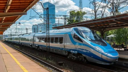 Pendolino zwolni od marca. Do Warszawy już nie pojedzie 200 km/h