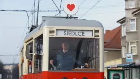Walentynkowy tramwaj wyrusza na tory! Sprawdź rozkład jazdy