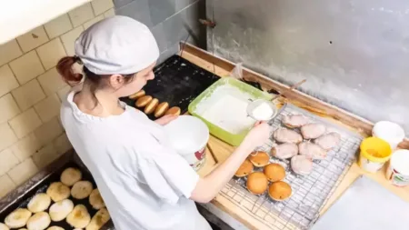 Naprawiaj zamiast wyrzucać. Miasto rusza z nową kampanią i promuje rzemieślników